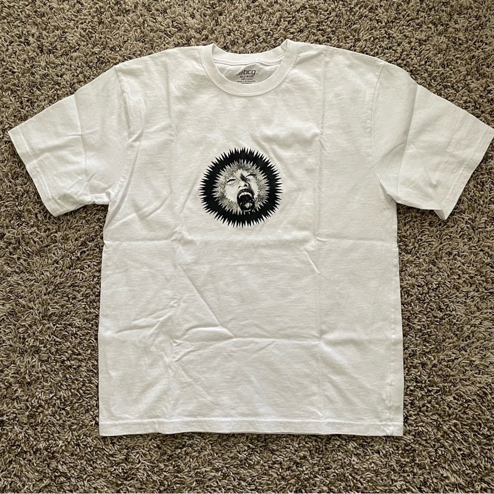 screaming sun tee